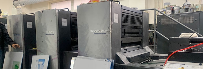 畫冊彩頁印刷企業(yè)應(yīng)該如何進(jìn)行制作？(圖1)