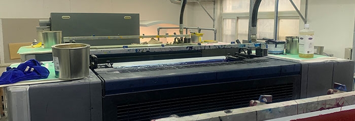 畫冊印刷中光澤度是如何進行制作生產(chǎn)出來的？(圖1)