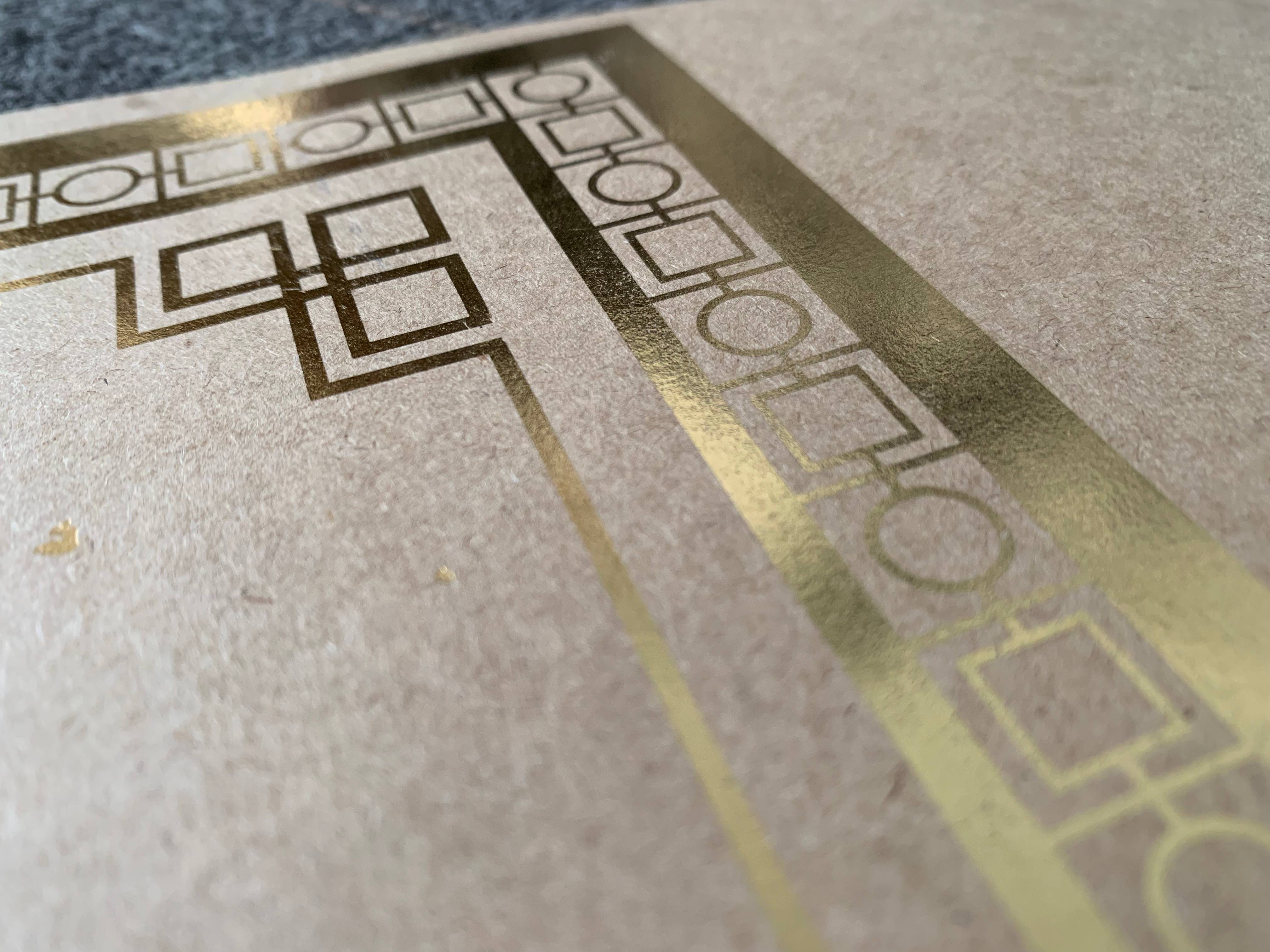 上海包裝印刷廠解析:包裝盒糊盒工藝全指南及定制優(yōu)勢(圖1) 微信圖片_20250415144003.jpg