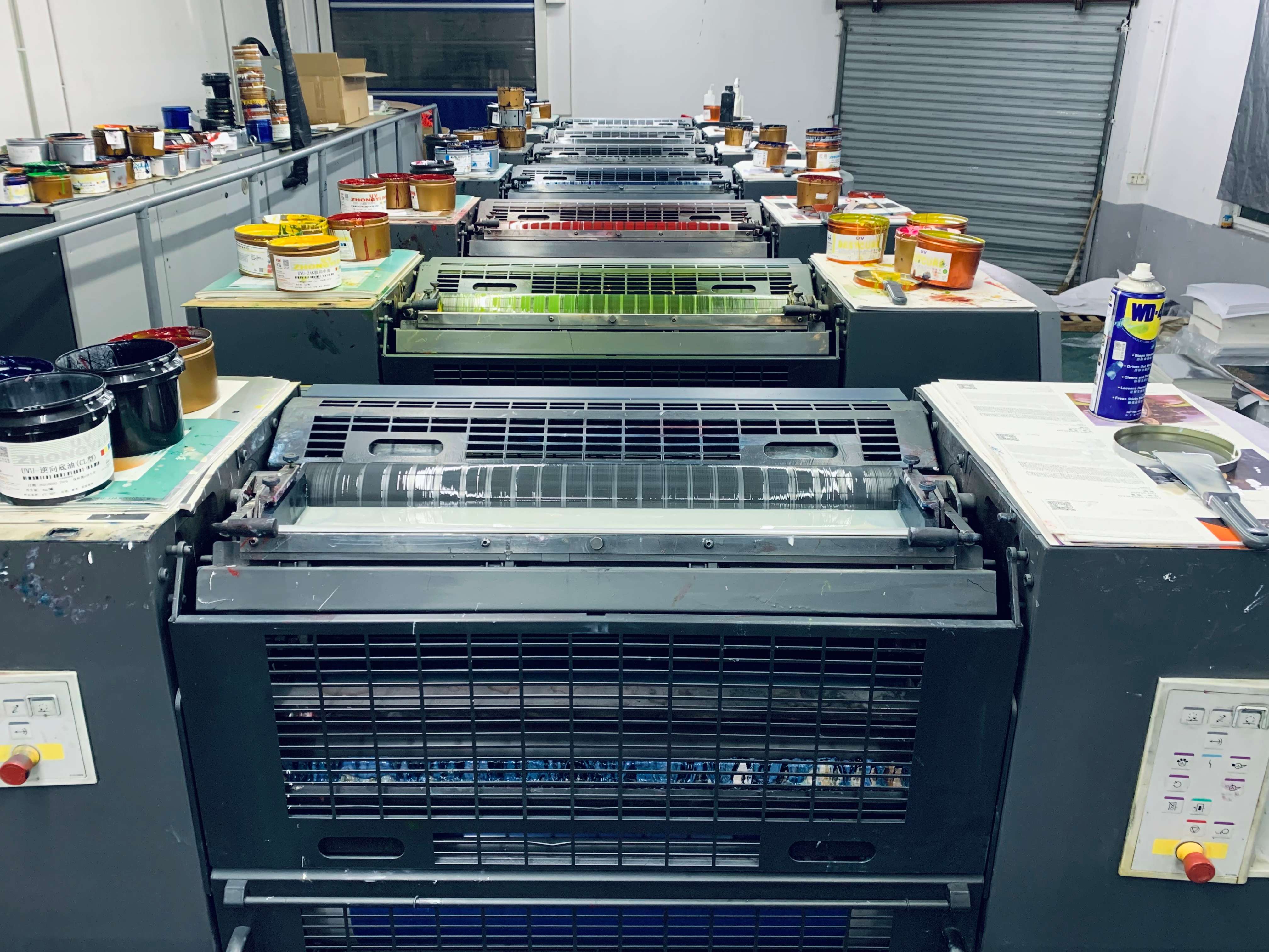 上海印刷廠專業(yè)指南：海報印刷紙張選擇的3大黃金法則